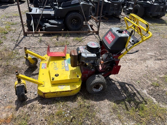 TORO PRO LINE 30193 COMMERCIAL MOWER SN:230000283 powered by Kawasaki gas engine, equipped with