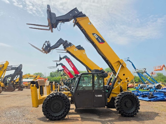 CAT TL1055 TELESCOPIC FORKLIFT SN:00494 4x4, powered by Cat diesel engine, equipped with EROPS, air,