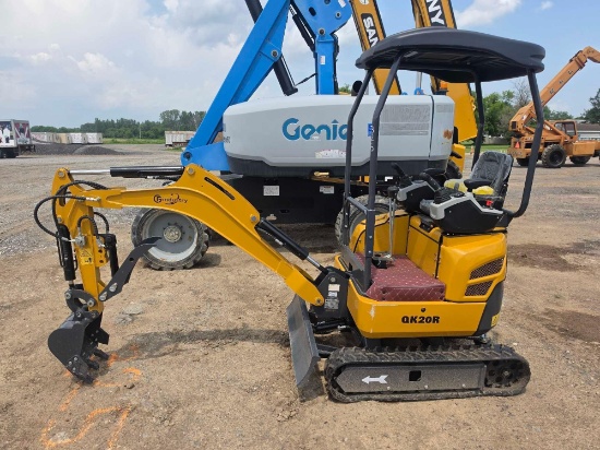 NEW CFG QK20R HYDRAULIC EXCAVATOR SN:310129 powered by RATO gas engine, 23HP, equipped with OROPS,