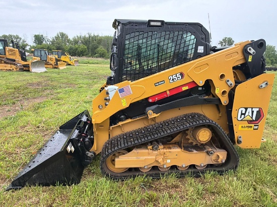 2025 CAT 255 RUBBER TRACKED SKID STEER, SN:713002, powered by Cat C2.8T diesel engine, 74hp,