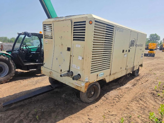 DOOSAN HP1600WCU AIR COMPRESSOR SN:419665UJUB83 powered by Cummins diesel engine, equipped with