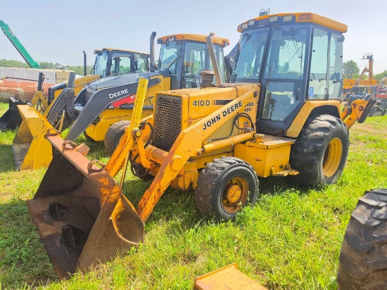 JOHN DEERE 410D TRACTOR LOADER BACKHOE SN:785753 4x4, powered John Deere diesel engine, equipped