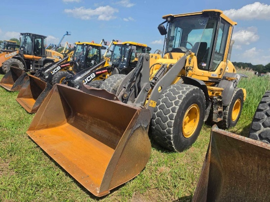 VOLVO L60G RUBBER TIRED LOADER SN:1416 powered by diesel engine, equipped with EROPS, air, heat, 3rd
