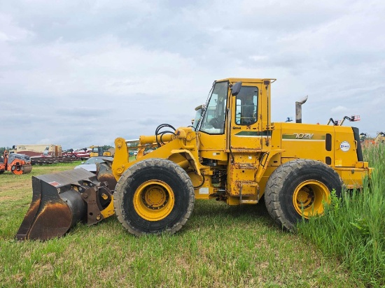 KAWASAKI 70ZV-2 RUBBER TIRED LOADER SN:70C5-5151 powered by diesel engine, equipped with EROPS,