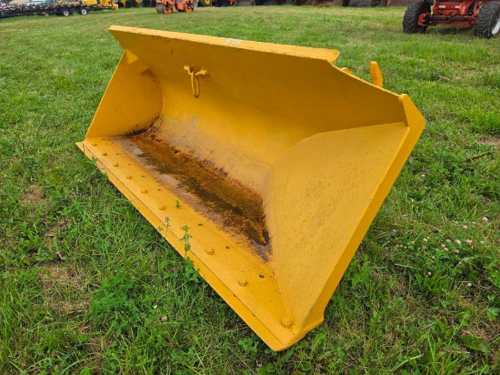 HEWITT 1.25 YARD SIDE DUMP BUCKET RUBBER TIRED LOADER ATTACHMENT SN:88-06798 quick disconnect.