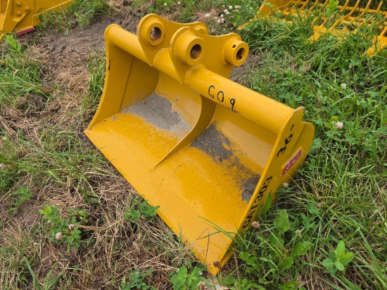 NEW TERAN 36IN. CLEAN UP BUCKET EXCAVATOR BUCKET for CAT 303.