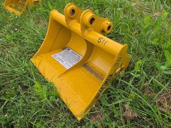 NEW TERAN 30IN. CLEAN UP BUCKET EXCAVATOR BUCKET for CAT 303.