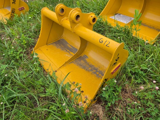 NEW TERAN 36IN. CLEAN UP BUCKET EXCAVATOR BUCKET for CAT 302.