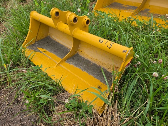 NEW TERAN 36IN. CLEAN UP BUCKET EXCAVATOR BUCKET for CAT 301.