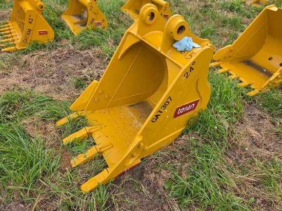 NEW TERAN 24IN. DIGGING BUCKET EXCAVATOR BUCKET for CAT 307 with SIDE CUTTERS, REINFORCEMENT PLATES