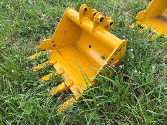 NEW TERAN 24IN. DIGGING BUCKET EXCAVATOR BUCKET for CAT 301 with SIDE CUTTERS AND 5HD TIPS.