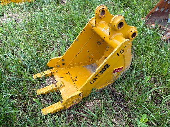 NEW TERAN 15IN. DIGGING BUCKET EXCAVATOR BUCKET for CAT 302 with Side Cutters, Reinforcement Plates