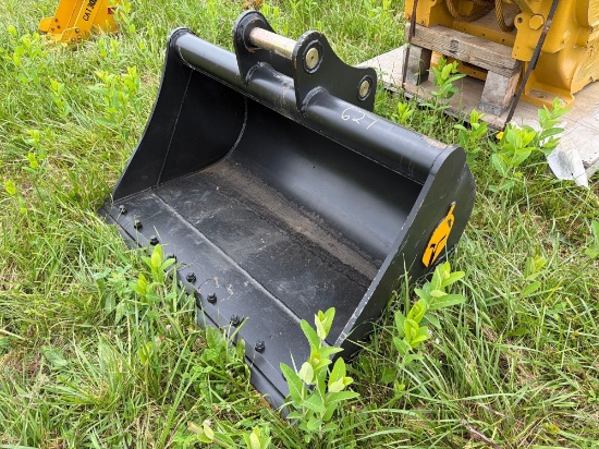 NEW TROJAN 48IN. DIGGING BUCKET EXCAVATOR BUCKET 50mm pins fits to: Cat 307/308, Komatsu PC78/88,