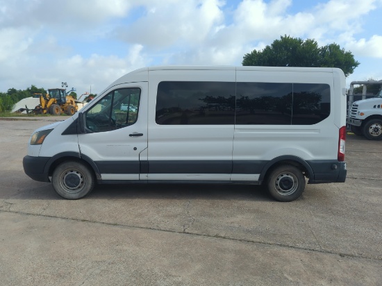2015 FORD TRANSIT VAN VN:A52805 powered by diesel engine, equipped with automatic transmission,