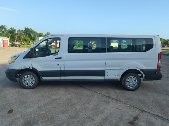 2015 FORD TRANSIT VAN VN:A64957 powered by diesel engine, equipped with automatic transmission,