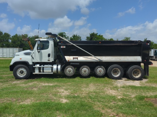 2024 FREIGHTLINER 114SD DUMP TRUCK VN:1FVHG3DV5RHUZ8981 powered by Detroit DD13 diesel engine,