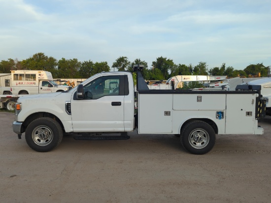 2022 FORD F350 UTILITY TRUCK VN:E23618 powered by gas engine, equipped with automatic transmission,