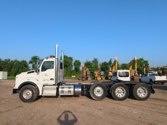 2020 KENWORTH T880 TRUCK TRACTOR VN:1XKZP4TXXLJ364660 powered by Cummins X15 diesel engine, equipped