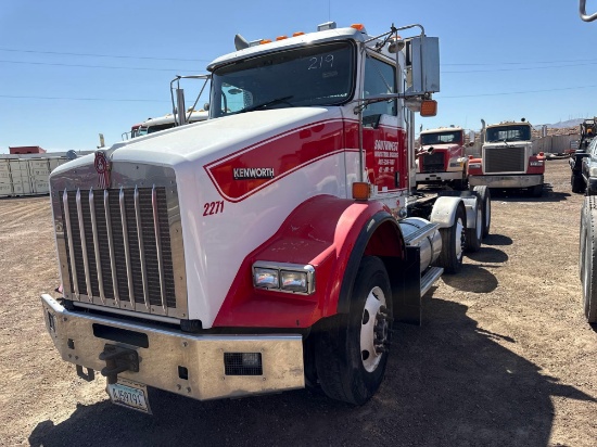 2008 KENWORTH T800 TRUCK TRACTOR VN:1XKDP4EX78R232567 powered by Cummins ISX550 diesel engine,