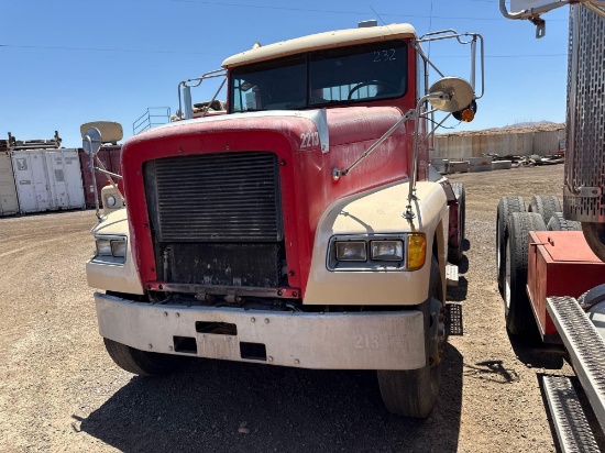 1990 FREIGHTLINER TRUCK TRACTOR VN:AZ263276 powered by Cat 3176 diesel engine, equipped with Eaton