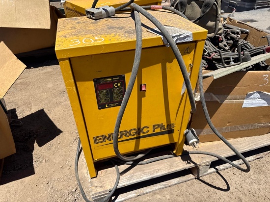 (1) ENERGIC PLUS CHARGER WITH A CRATE OF CHARGING CABLES SUPPORT EQUIPMENT