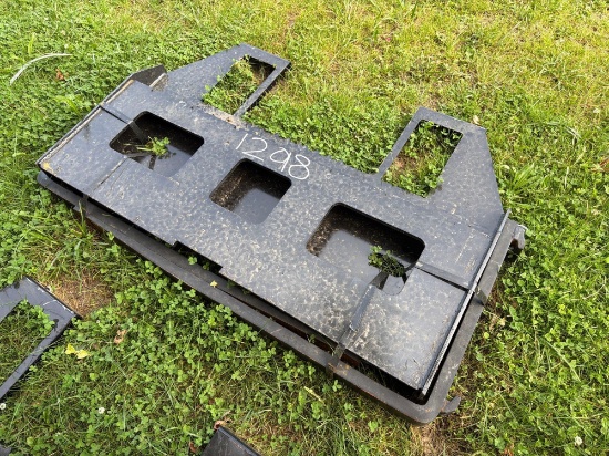 NEW 45IN. FORK FRAME W/ 42IN. FORKS SKID STEER ATTACHMENT