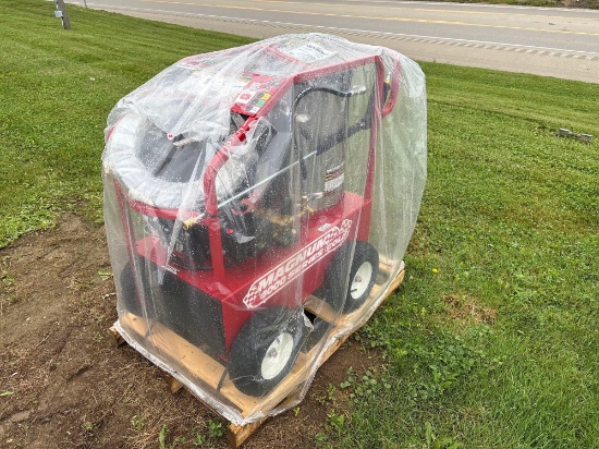 NEW EASY KLEEN MAGNUM GOLD PRESSURE WASHER powered by gas engine, equipped with 4000PSI, 12Volt,