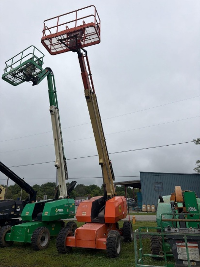 JLG 600S BOOM LIFT SN:300217582 4x4, powered by diesel engine, equipped with 60ft. Platform height,
