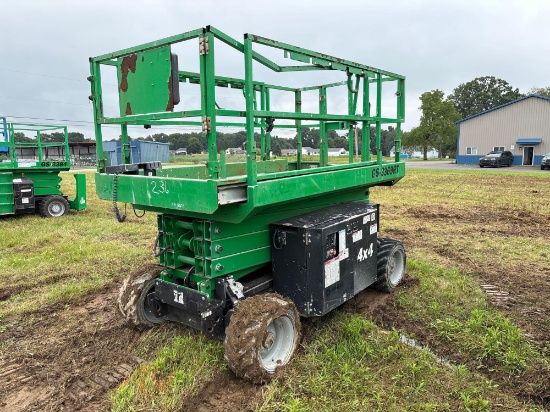 GENIE GS-3369 SCISSOR LIFT SN:GS6916F-8829 electric powered, equipped with 33ft. Platform height,