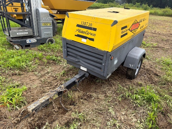 ATLAS COPCO XAS185JD7 AIR COMPRESSOR SN:426144 powered by John Deere diesel engine, equipped with