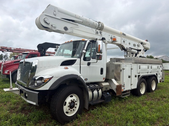 2018 INTERNATIONAL 7500 WORKSTAR BUCKET TRUCK VN:212305 powered by Cummins diesel engine, 370hp,