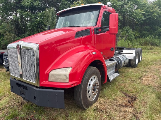 2018 KENWORTH T880 TRUCK TRACTOR VN:1XKZD49X3JJ211812 powered by Cummins ISX diesel engine, equipped
