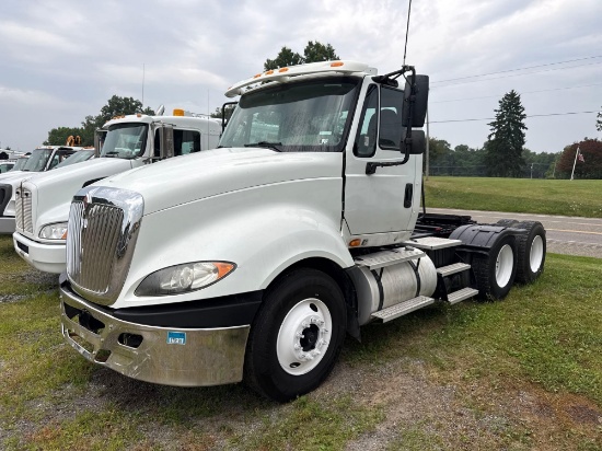 2011 INTERNATIONAL PROSTAR TRUCK TRACTOR VN:377185 powered by Cummins ISX15ST diesel engine,