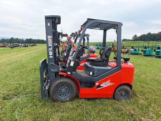 NEW HELI CPYD25 FORKLIFT SN:3K9080 powered by LP engine, equipped with OROPS, 5,000lb lift capaci...