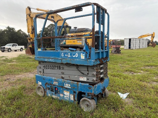 GENIE GS1930 SCISSOR LIFT SN:GS3015A-140380 electric powered, equipped with 19ft. Platform height,