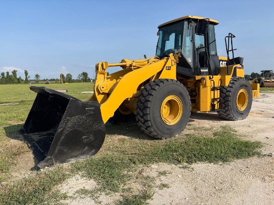 CAT 962G RUBBER TIRED LOADER SN:714 powered by Cat diesel engine, equipped with EROPS, GP bucket,