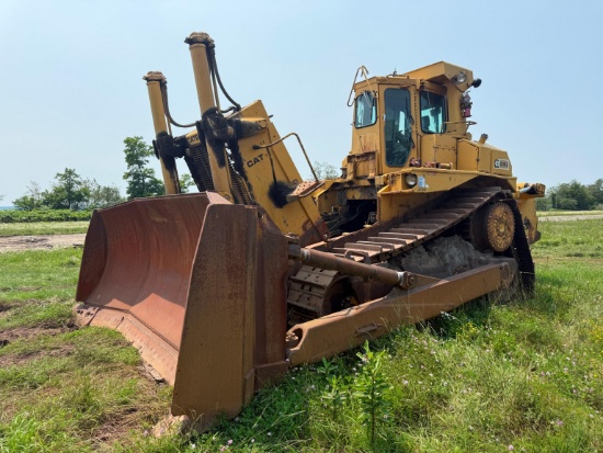 CAT D9L CRAWLER TRACTOR equipped with EROPS, 9U blade w/ hydraulic tilt, 27in. Pads, Cat 4-barrel