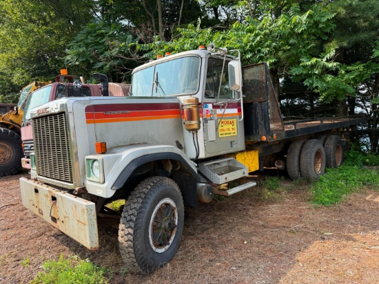 GMC ROLLBACK TRUCK VN:1GDT9F4K8FV611466 powered by Detroit 8V-92TA diesel engine, equipped with