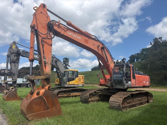 HITACHI 450LC HYDRAULIC EXCAVATOR SN:11820 powered by diesel engine, equipped with Cab, auxiliary
