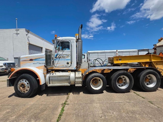 1997 PETERBILT 379 HEAVY HAUL TRUCK TRACTOR VN:27414 powered by Cat diesel engine, 550hp, equipped