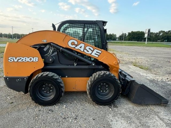 DEMO CASE SV280B SKID STEER powered by diesel engine, 74hp, equipped with EROPS, air, heat, radio,