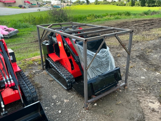 NEW SDLANCH SSL580 MINI TRACK LOADER powered by gas engine, equipped with auxiliary hydraulics,