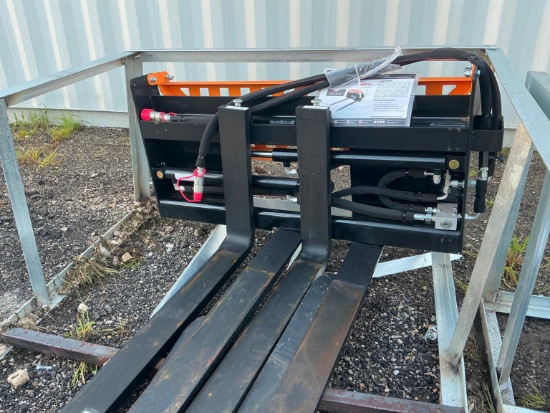 NEW WOLVERINE PFA-11-3300G 48IN. HYDRAULIC ADJUSTABLE PALLET FORKS SKID STEER ATTACHMENT