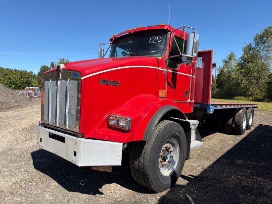 2013 KENWORTH T800 FLATBED TRUCK VN:1NKDL70X4DJ358067 powered by Cummins ISM diesel engine, equip...