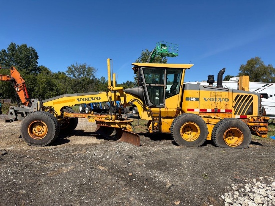 VOLVO G946 MOTOR GRADER SN:39948 AWD, powered by diesel engine, equipped with EROPS, air, heat,