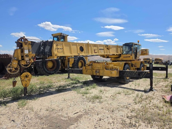 GROVE RT700B ROUGH TERRAIN CRANE SN:74176 4x4, powered by diesel engine, equipped with Cab, air,