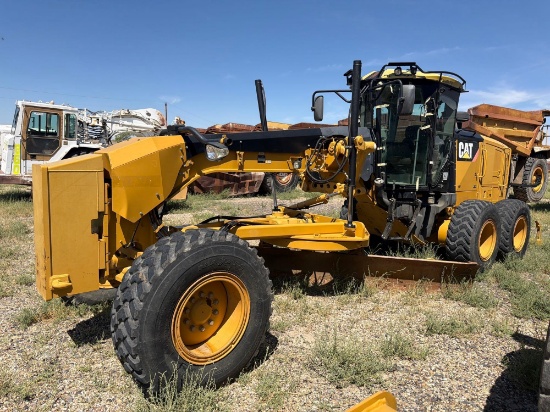 CAT 140M2 MOTOR GRADER SN:M9D00671 powered by Cat diesel engine, equipped with EROPS, air, heat,