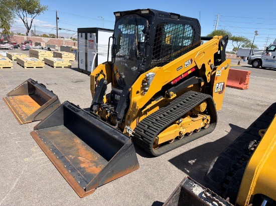 2024 CAT 255 RUBBER TRACKED SKID STEER SN:FL700613 powered by Cat C2.8T diesel engine, 74hp,