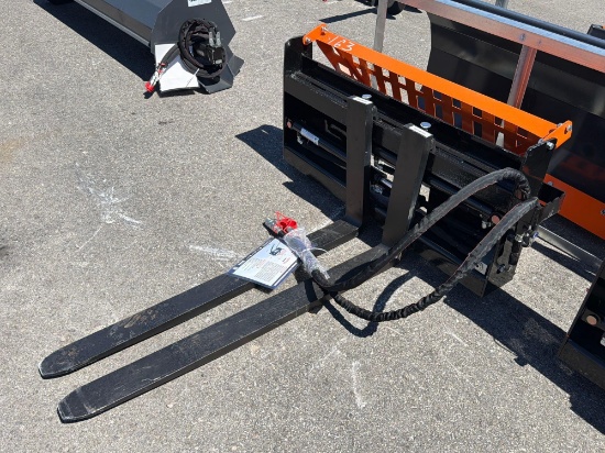 NEW WOLVERINE PFA-11-3300G 48IN. HYDRAULIC ADJUSTABLE PALLET FORKS SKID STEER ATTACHMENT