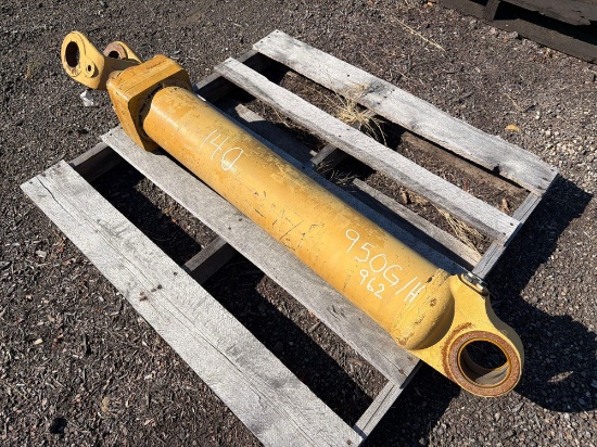 HYDRAULIC CYLINDER FOR A CAT 950/962G SUPPORT EQUIPMENT